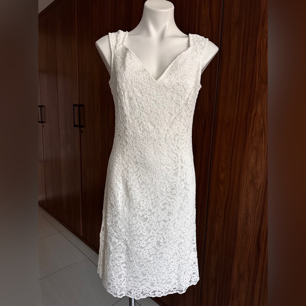 NWT.  V-neckline White Lace Dress Size Medium